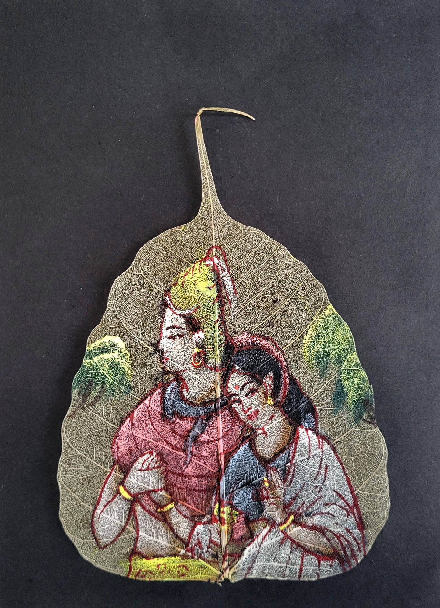 INSAIN - Handmade Indian Leaf Painting - Romantic Couple Portrait - Pipal Leaf Art (9 * 6.5 inch)